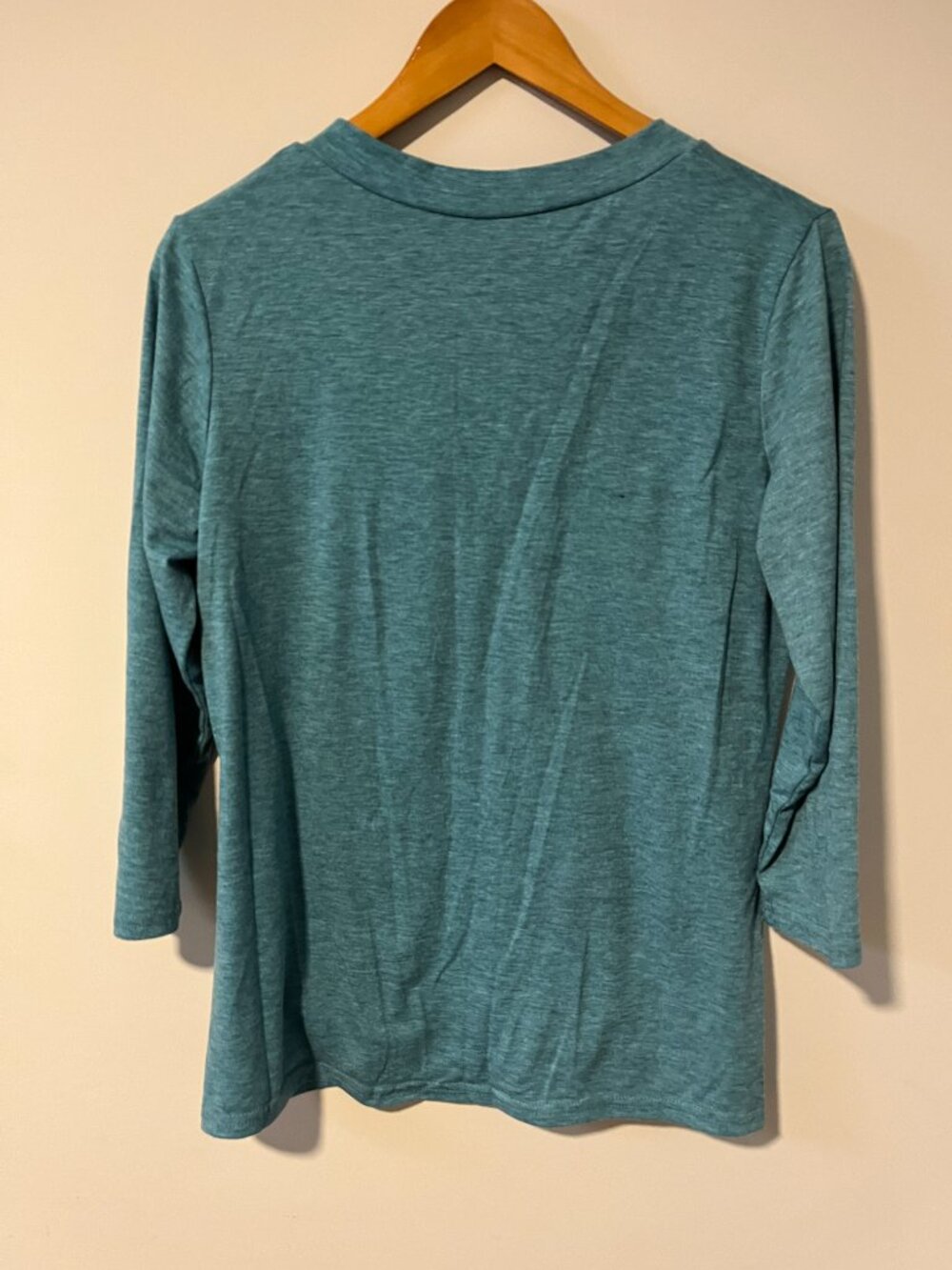 Teal V-Neck T-Shirt 3/4 Long Sleeve - Size Medium - Picture 2 of 6